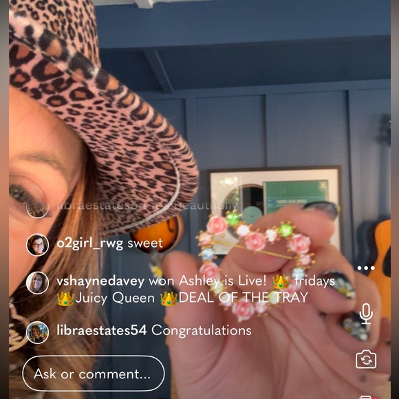 Ashley is Live! 👑 SATURDAYS 8am est 👑Themed Share Shows - Picture 3 of 8